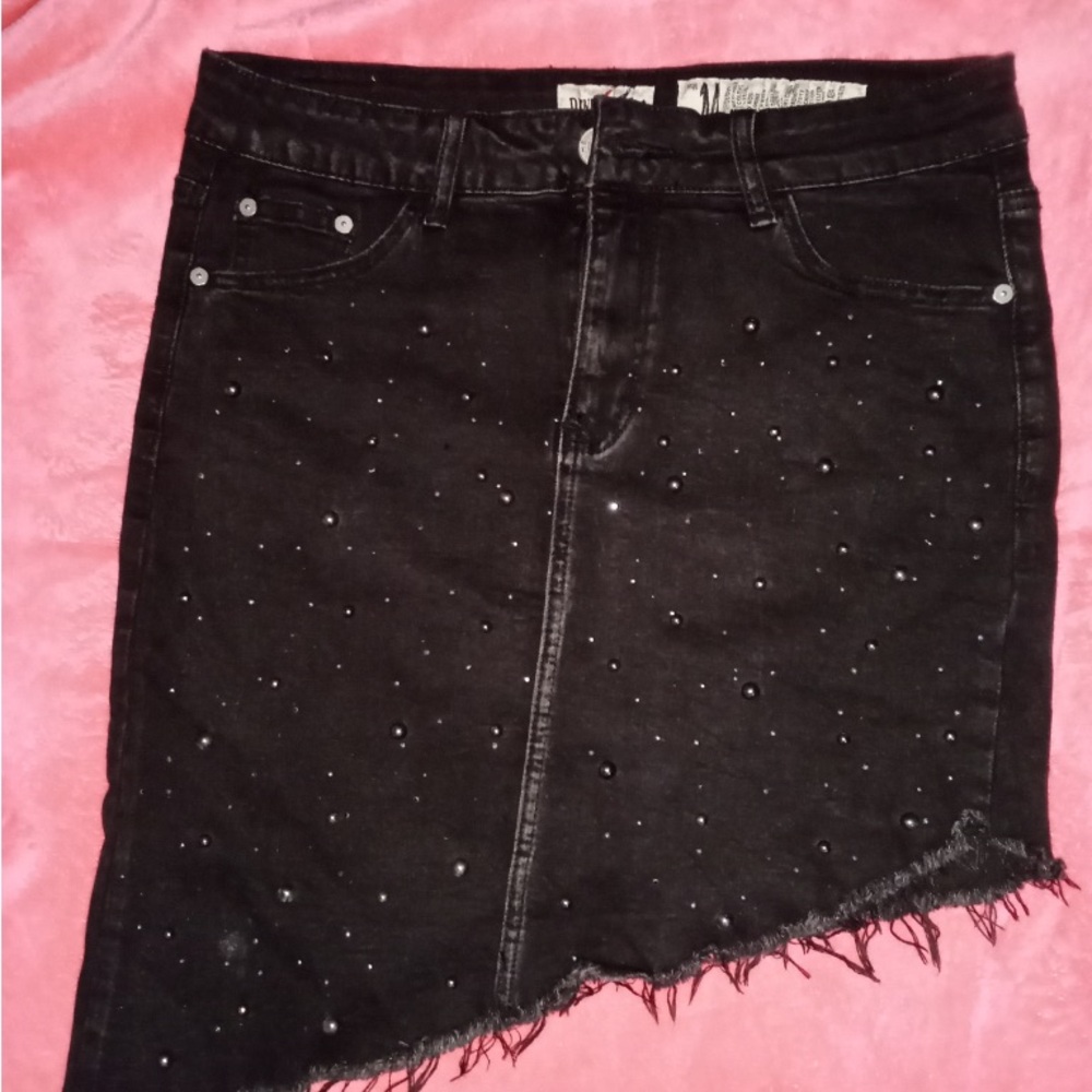 Chic Black Studded Mini Skirt